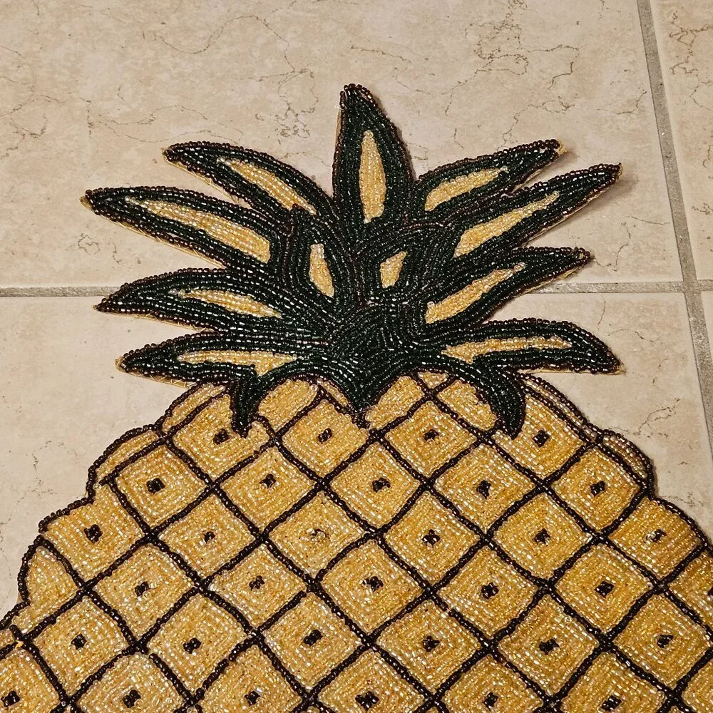 RARE ISAAC MIZRAHI SUMMER PINEAPPLE CRYSTAL BEADED PLACEMAT CHARGER CENTERPIECE